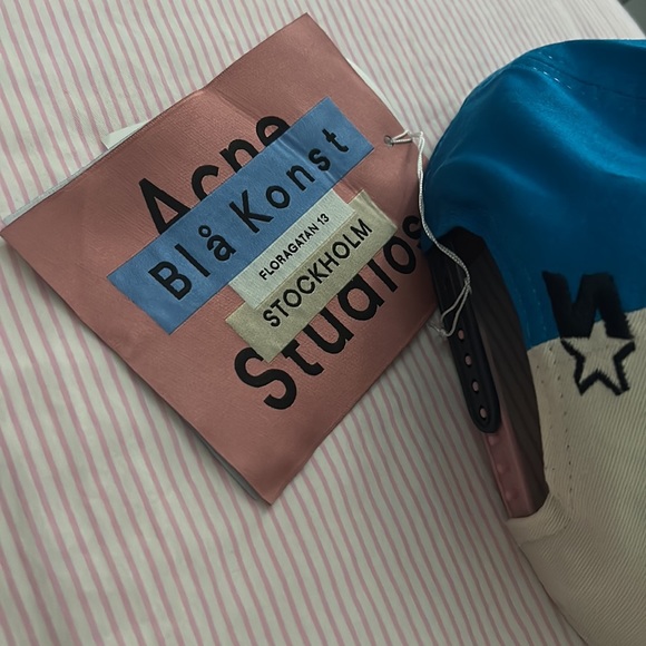 acne hat - Picture 3 of 5